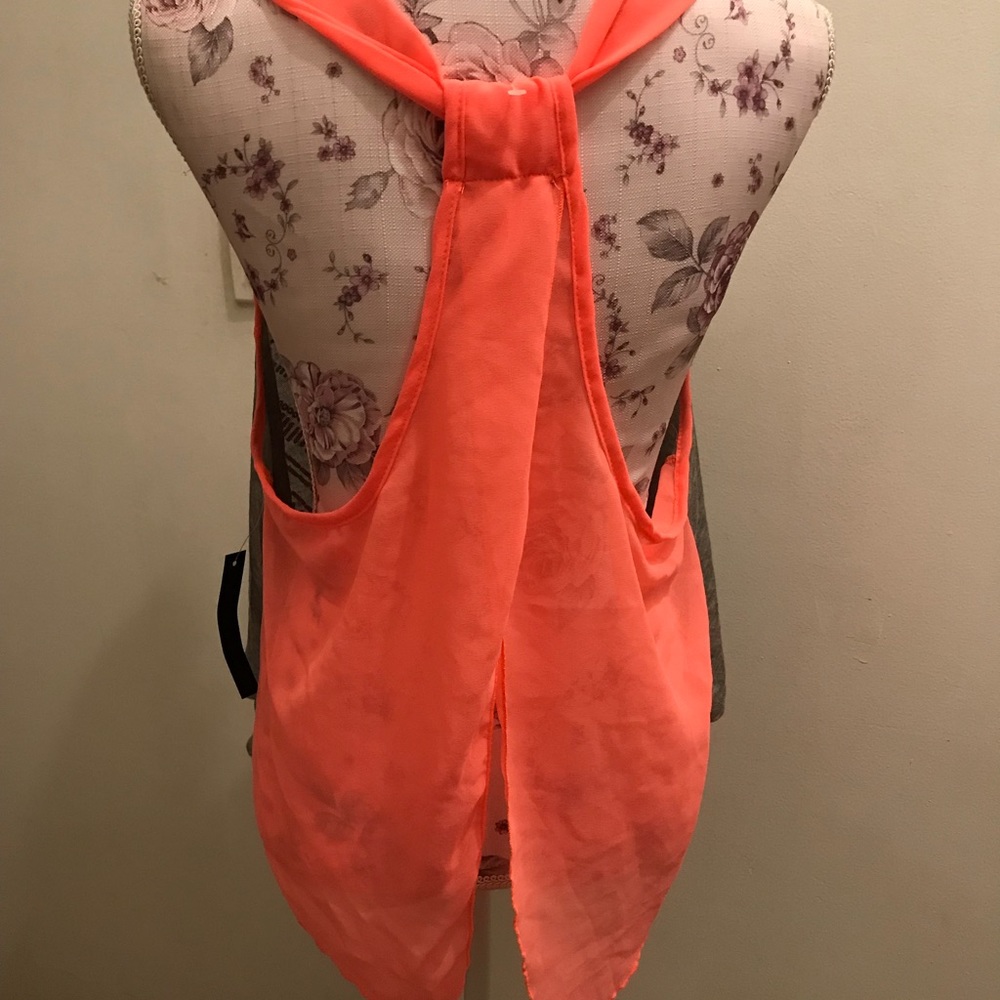 Tops - Picture 2 of 3